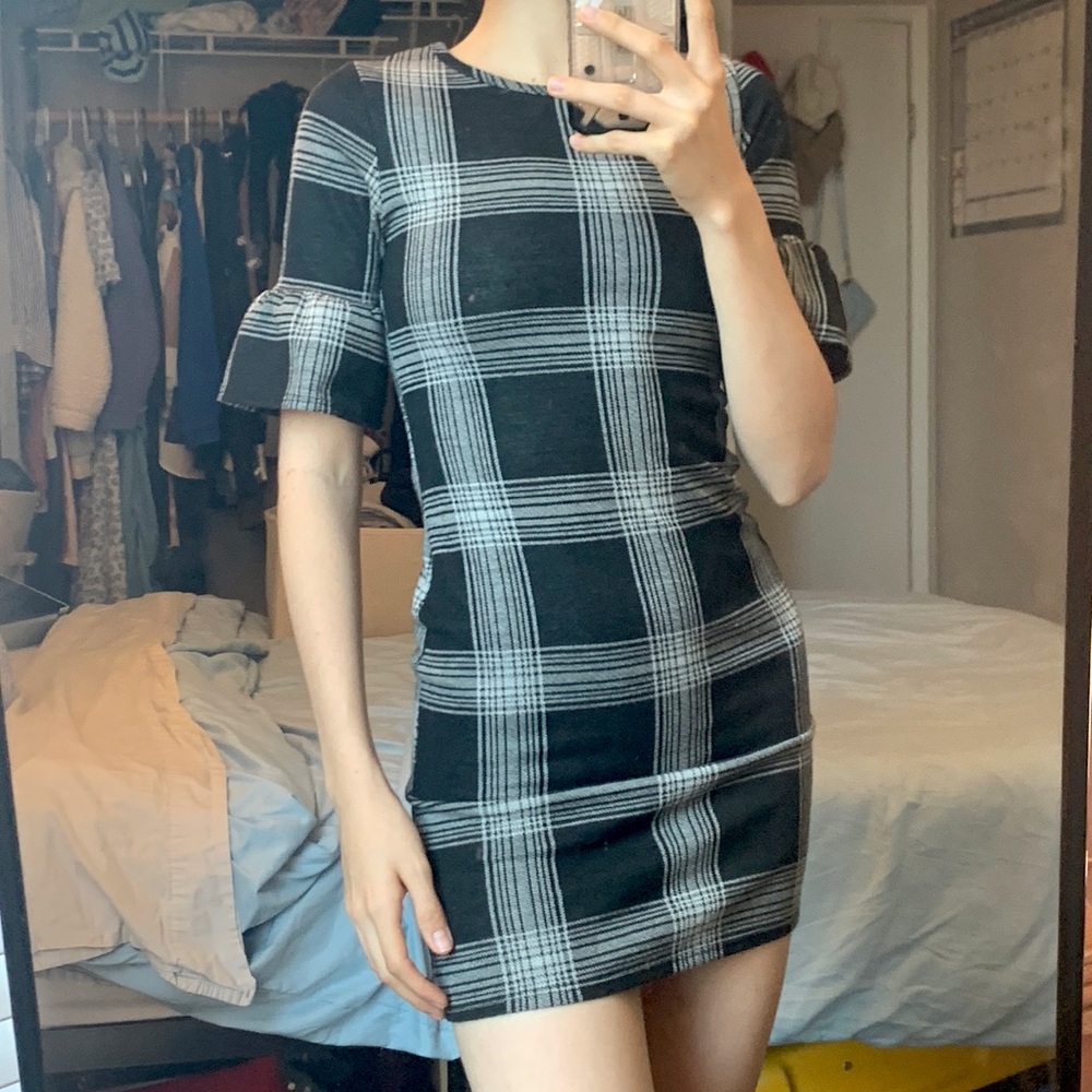 Ruffle Sleeve Plaid Dress